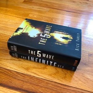 The 5th Wave & The Infinite Sea (Rick Yancey)